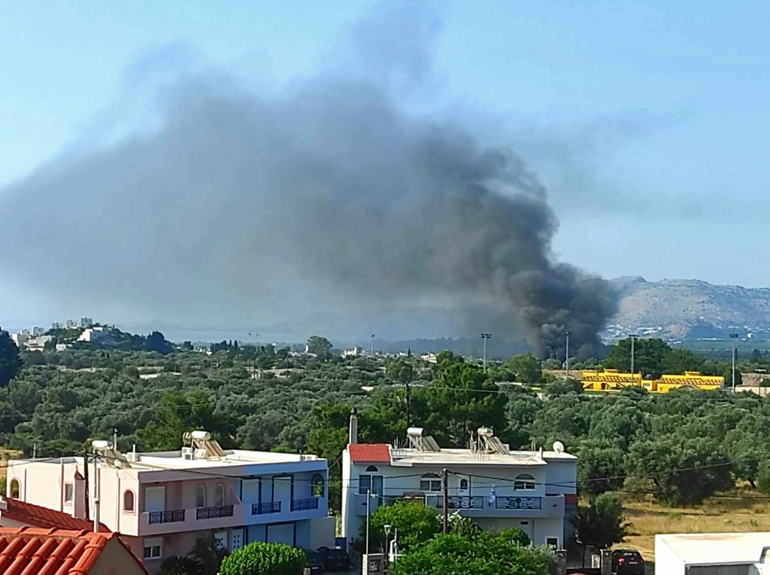 Πυρκαγιά σε χώρο αποθήκευσης στο Μάσαρη Ρόδου