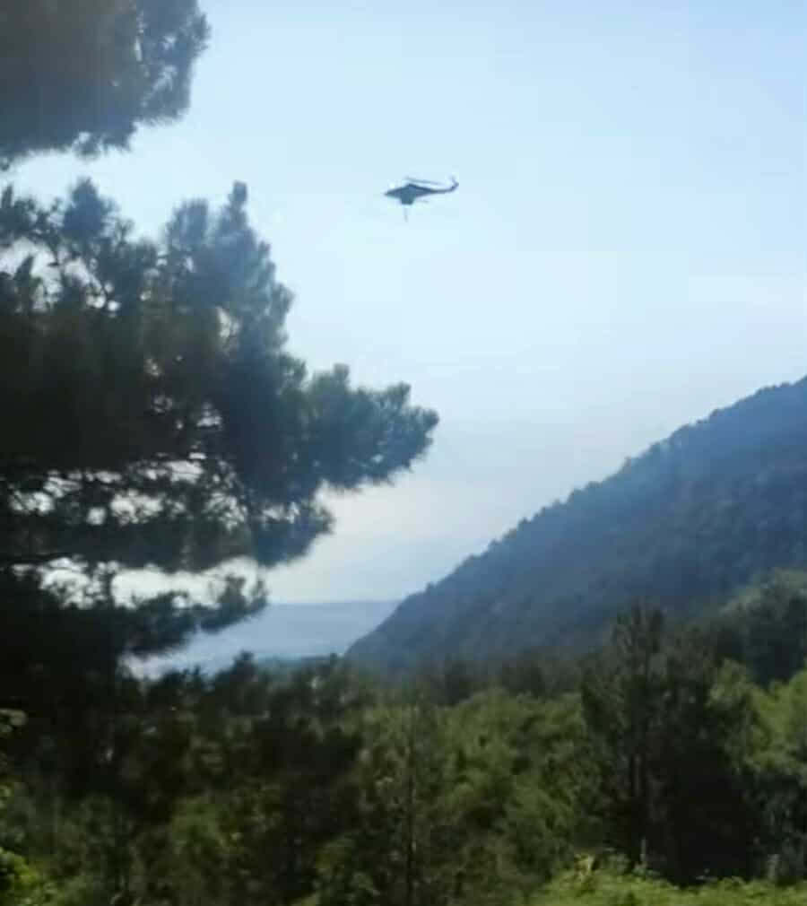 Υπό μερικό έλεγχο τέθηκε η δασική πυρκαγιά κοντά στο καταφύγιο της Κορομηλιάς στον Όλυμπο