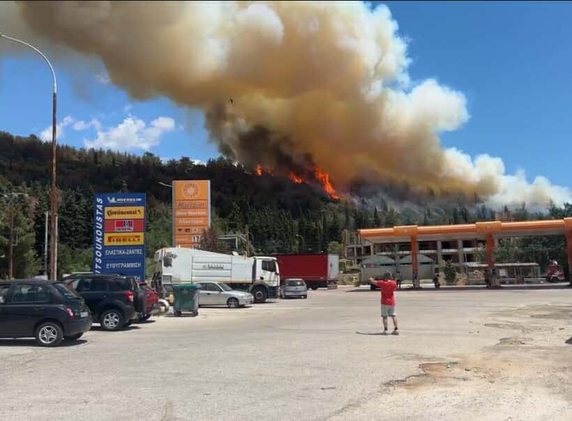 Πυρκαγιά σε δασική έκταση στην περιοχή Άσπρη Άμμος Καβάλας