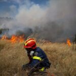 Πυρκαγιά σε χαμηλή βλάστηση στην περιοχή Αργιθέα Παιανίας