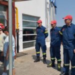 Μικροί μαθητές, μεγάλη προσφορά: Δωρεά 200 φακών στους πυροσβέστες της Αλεξανδρούπολης