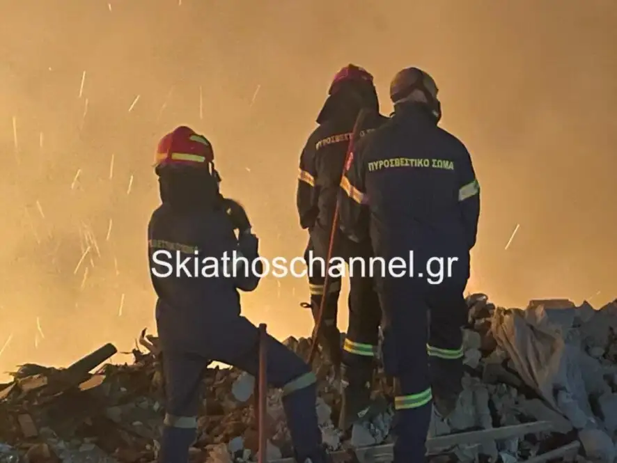 Πυρκαγιά σε χώρο υγειονομικής ταφής απορριμμάτων στην περιοχή Παναγία Κουνίστρα στη Σκιάθο