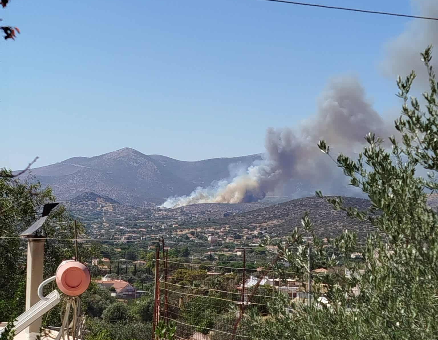 Πυρκαγιά σε χαμηλή βλάστηση στην περιοχή Κίτσι Κορωπίου