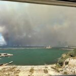 Σε πύρινο κλοιό η νότια Γαλλία – Κλειστό το αεροδρόμιο Μασσαλίας λόγω μεγάλης πυρκαγιάς