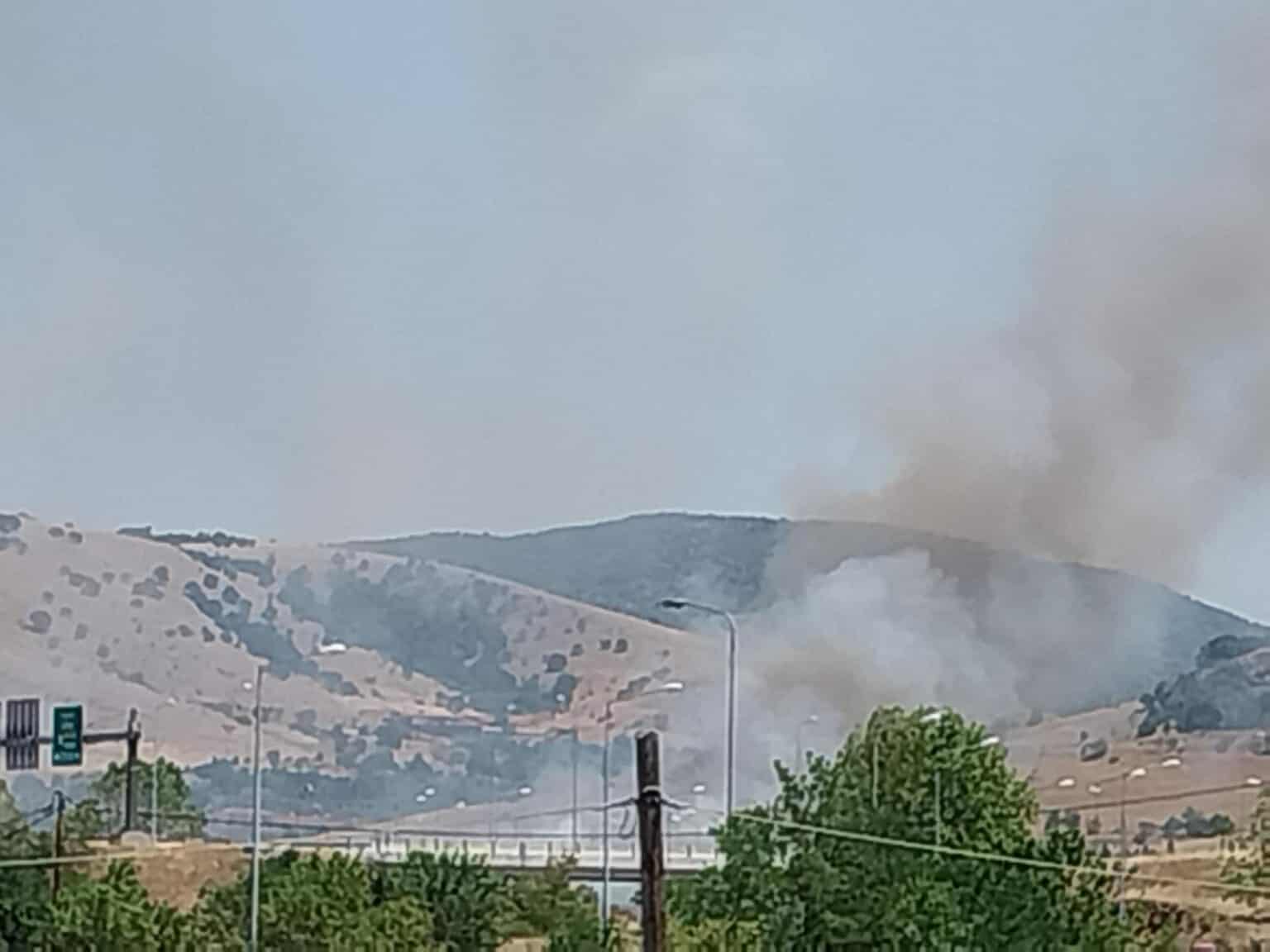 Πυρκαγιά σε χαμηλή βλάστηση στην περιοχή Μελίσσια Κοζάνης Πυρκαγιά σε χαμηλή βλάστηση στην περιοχή Μελίσσια Κοζάνης