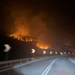 Σε πλήρη εξέλιξη βρίσκεται η μεγάλη πυρκαγιά στην περιοχή Τριάδα Ευβοίας