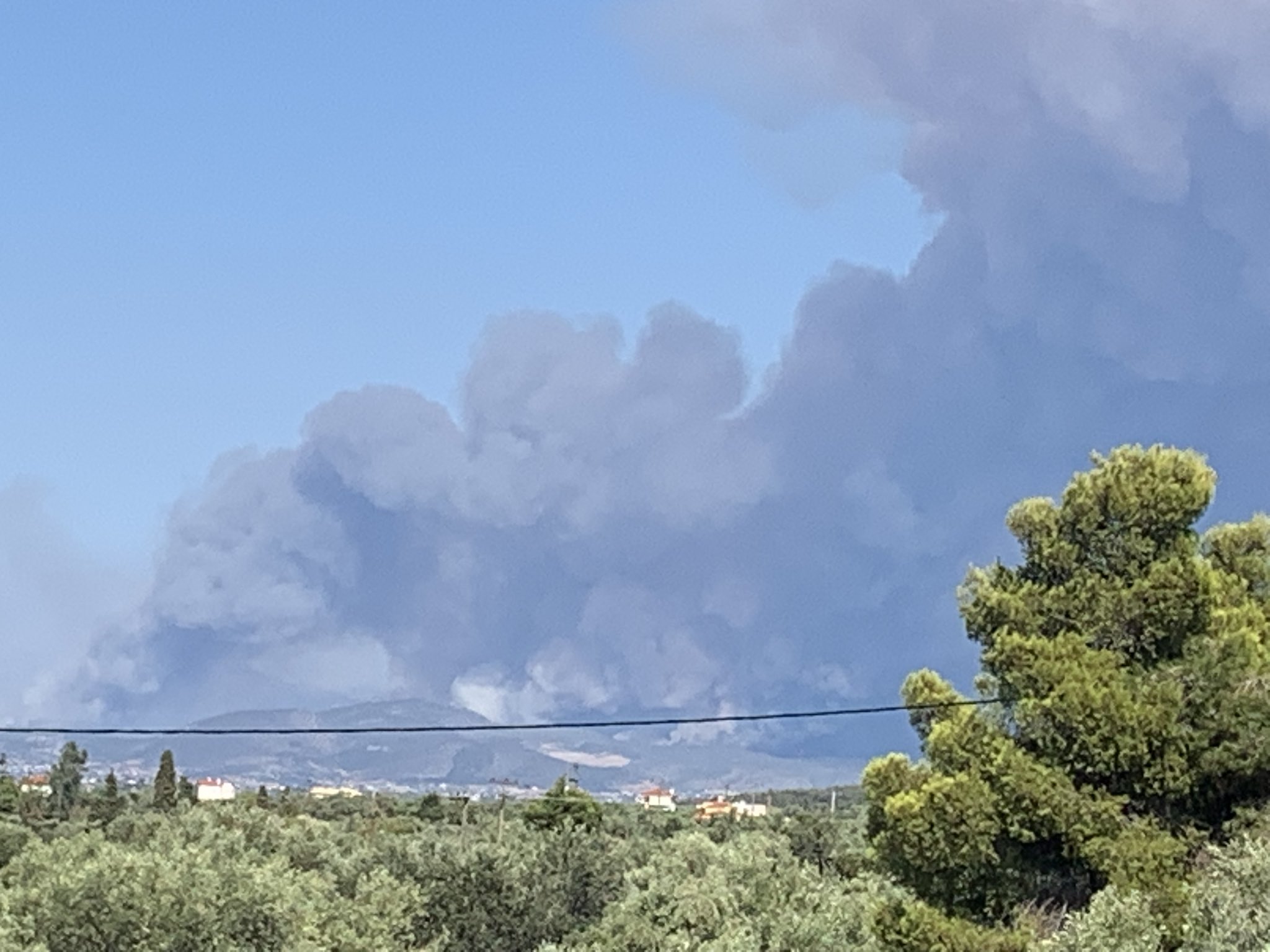 Πυρκαγιά Ευβοία: Ενισχύονται συνεχώς οι δυνάμεις στην Τριάδα Ευβοίας