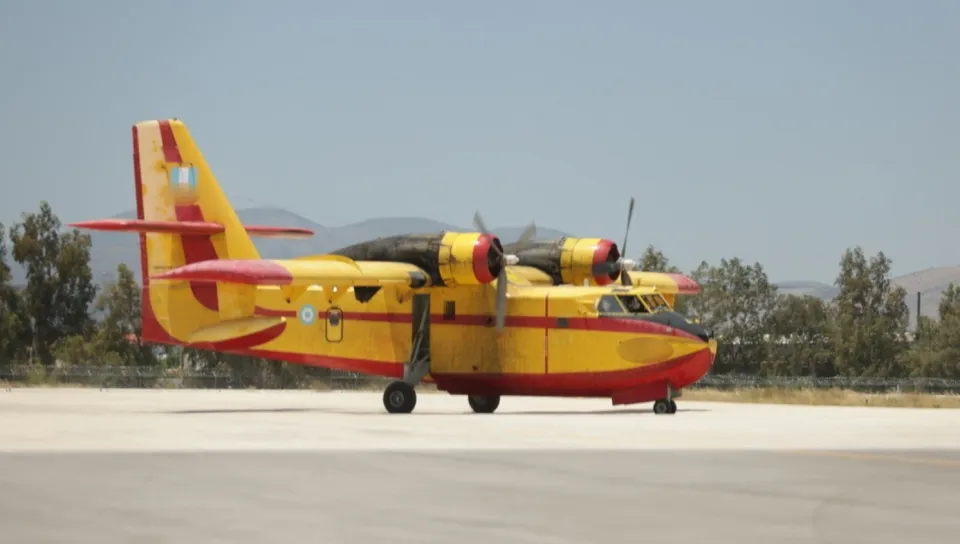 Ήρωες του ουρανού: Οι πιλότοι των Canadair στην πρώτη γραμμή των πυρκαγιών