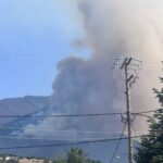 Μεγάλη αναζωπύρωση της πυρκαγιάς στον Φενεό Κορινθίας – Ενισχύονται οι δυνάμεις