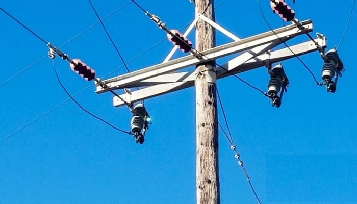 Από κολόνα ρεύματος ξεκίνησε η πυρκαγιά στη Λεωφόρο Βάρης – Κορωπίου