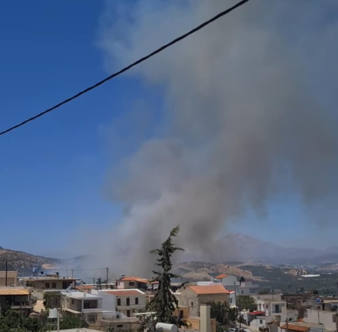 Πυρκαγιά σε χαμηλή βλάστηση στην περιοχή Πόμπια του δήμου Φαιστού στην Κρήτη