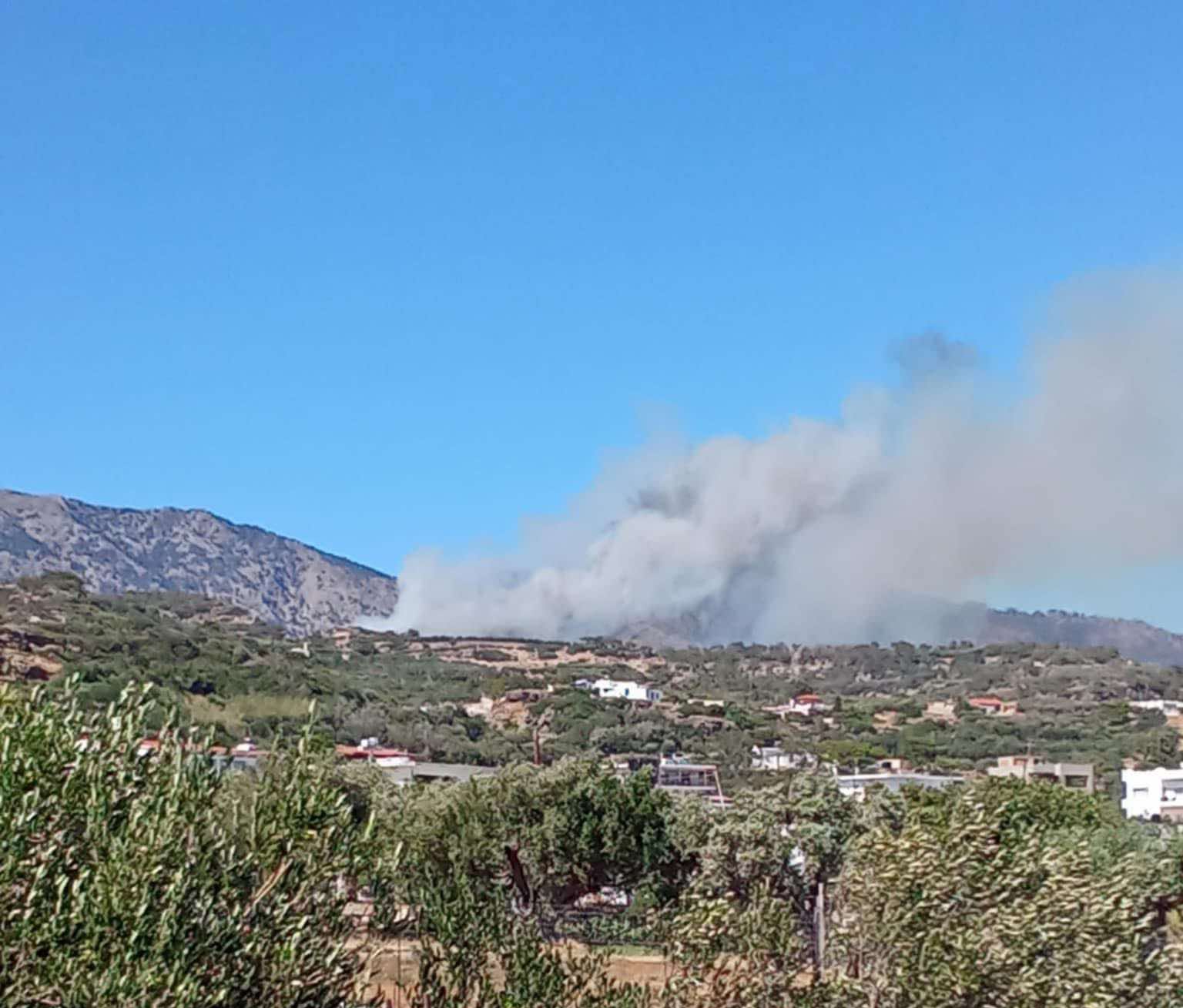 Πυρκαγιά σε αγροτοδασική έκταση στην περιοχή Αχλιά στο Λασίθι Κρήτης