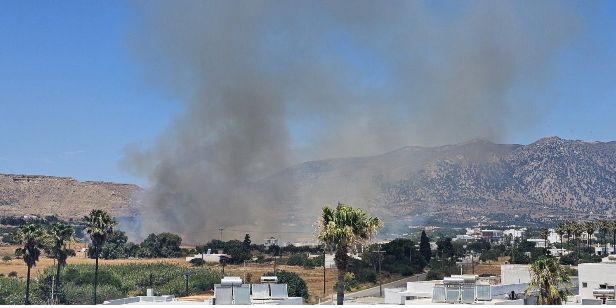 Πυρκαγιά σε χαμηλή βλάστηση στην περιοχή της Καρδάμαινας στο νησί της Κω