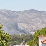 Πυρκαγιά σε χαμηλή βλάστηση στη συμβολή των οδών Μόλας και Κλεοπάτρας στις Αχαρνές