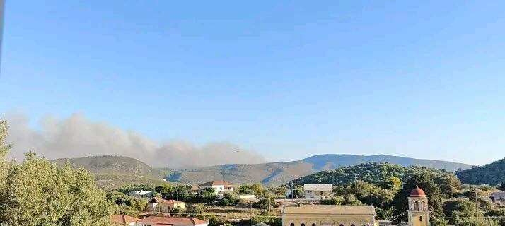 Πυρκαγιά σε δασική έκταση στην περιοχή Κοιλιωμένος Ζακύνθου
