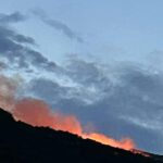 Ενισχύθηκαν οι δυνάμεις στη δασική πυρκαγιά στον Τύρναβο Λάρισας