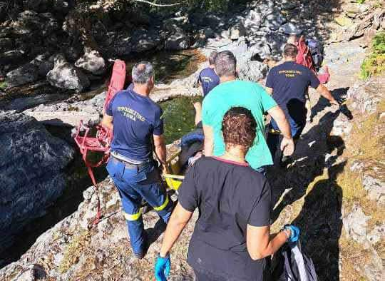 Σοβαρό ατύχημα στις Βάθρες Σαμοθράκης – Σε εξέλιξη αεροδιακομιδή τραυματία