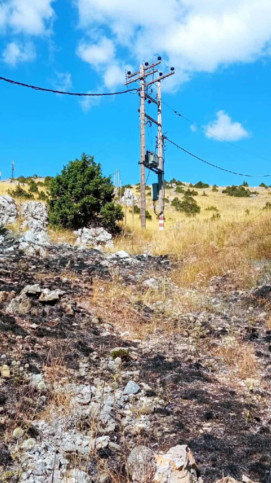 Πυρκαγιά από βραχυκύκλωμα στο Μαίναλο