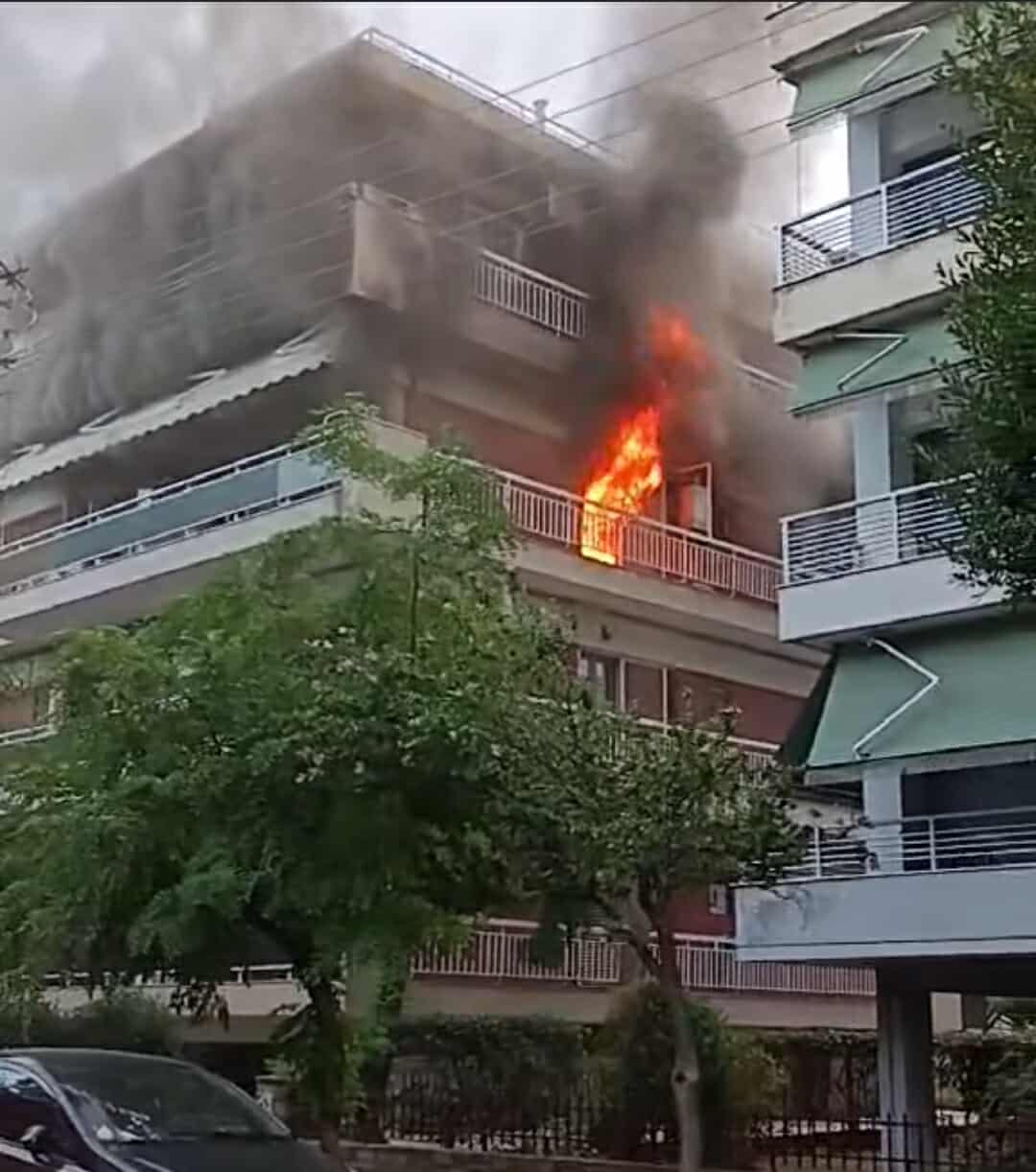 Πυρκαγιά σε διαμέρισμα επί της οδού Χειμωνίδου στην Καλαμαριά Θεσσαλονίκης