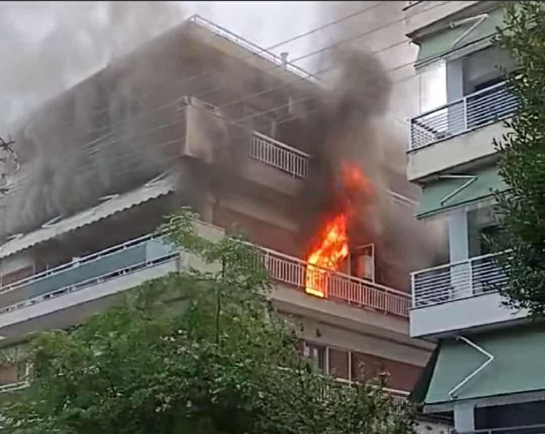 Πυρκαγιά σε διαμέρισμα επί της οδού Χειμωνίδου στην Καλαμαριά Θεσσαλονίκης