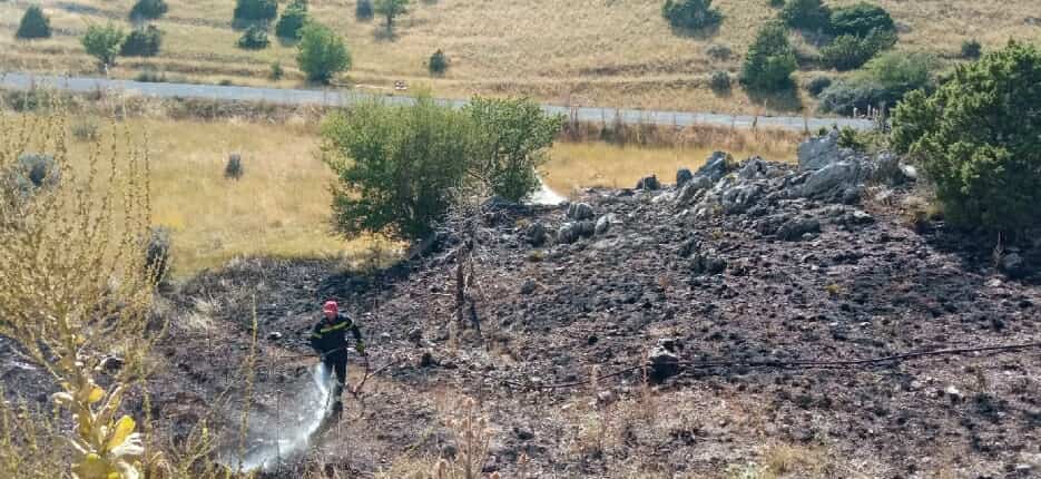 Πυρκαγιά από βραχυκύκλωμα στο Μαίναλο