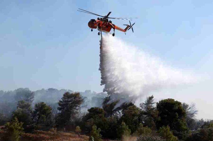 Πυρκαγιά σε χορτολιβαδική έκταση σε 2 εστίες στην περιοχή καλύβια Ηλείας