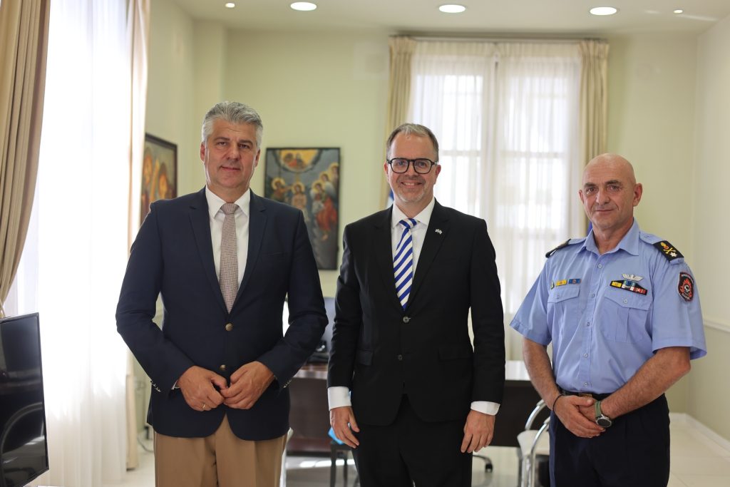 Αλεξανδρούπολη: Η ομογένεια του Μονάχου ενισχύει την Πυροσβεστική με πολύτιμο εξοπλισμό