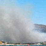 Ενισχύθηκαν οι δυνάμεις στην πυρκαγιά σε χαμηλή βλάστηση στην περιοχή Παλιοκαμάριζα Αττικής