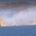 Πυρκαγιά σε χαμηλή βλάστηση στην περιοχή Φτελιά στη Μύκονο