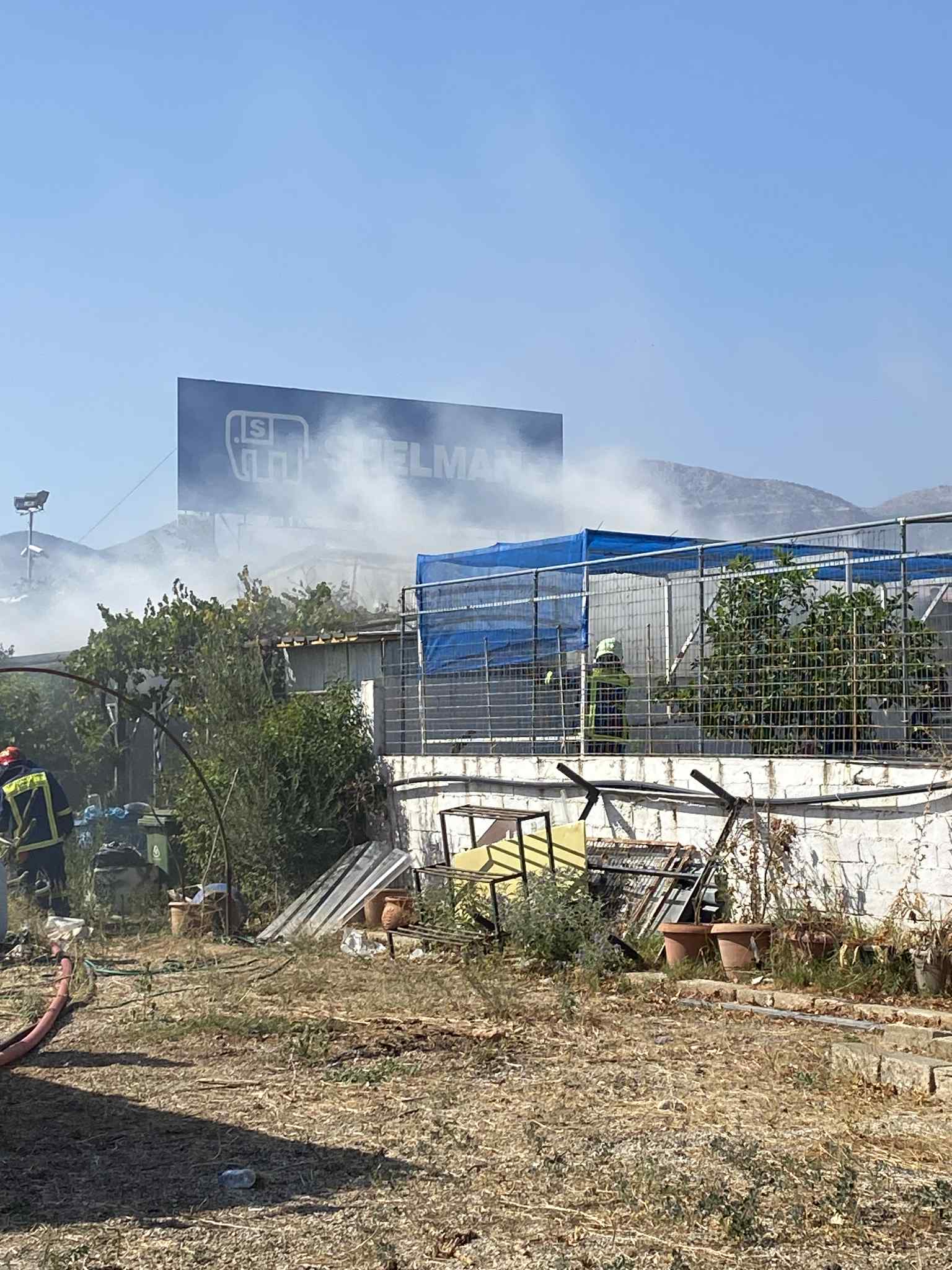 Πυρκαγιά σε αποθηκευτικό χώρο στις Αχαρνές Αττικής