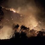 Ενισχύθηκαν οι δυνάμεις στην πυρκαγιά της Άνδρου