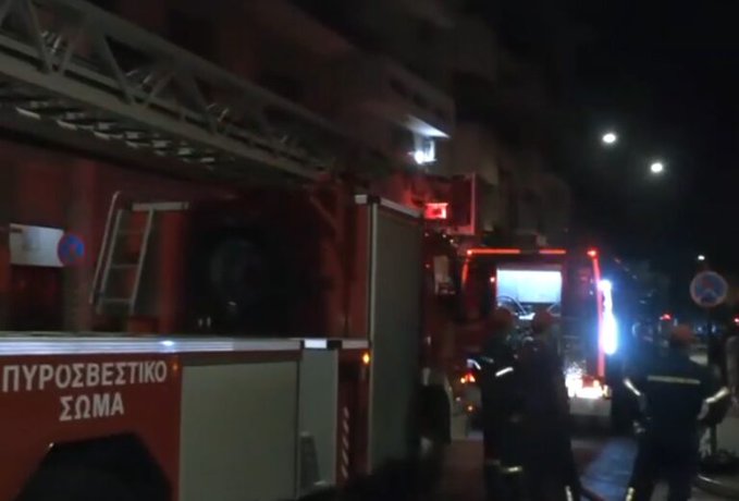 Πυρκαγιά σε χώρο κτηρίου επί της οδού Μάγερ, στο κέντρο της Αθήνας