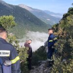 Επιχείρηση της 5ης ΕΜΑΚ για τη διάσωση τριών σκύλων από χαράδρα στις Πέντε Εκκλησιές Θεσπρωτίας