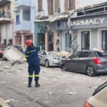 Λαύριο: Κατέρρευσε μπαλκόνι πάνω σε σταθμευμένο αυτοκίνητο – Μία γυναίκα με ελαφρά τραύματα