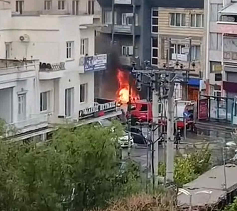 Πυρκαγιά σε επιβατικό όχημα επί της Λεωφόρου Πέτρου Ράλλη στην Νίκαια