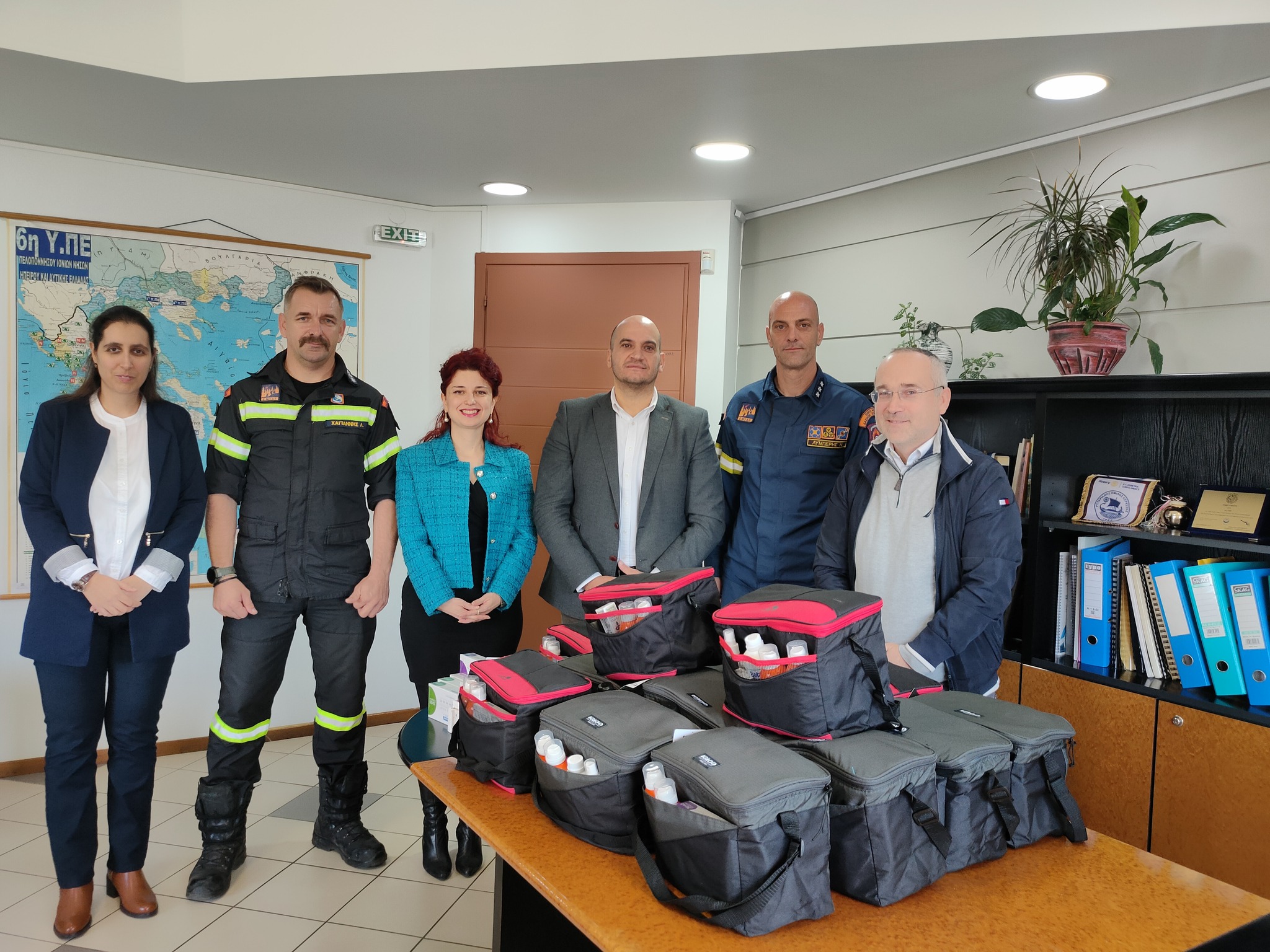 Παράδοση φαρμακευτικού και αναλώσιμου υλικού στην 6η ΕΜΟΔΕ Πάτρας Παράδοση φαρμακευτικού και αναλώσιμου υλικού στην 6η ΕΜΟΔΕ Πάτρας