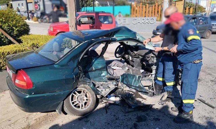 Δύο ηλικιωμένοι χωρίς αισθήσεις μετά από σοβαρό τροχαίο στην Παιανία Δύο ηλικιωμένοι χωρίς αισθήσεις μετά από σοβαρό τροχαίο στην Παιανία