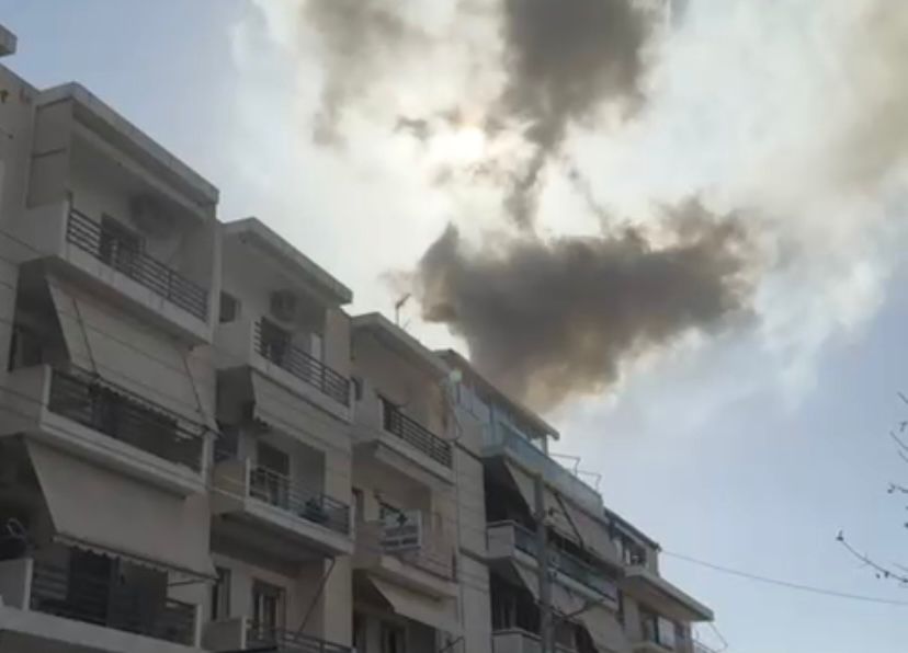 Πυρκαγιά σε διαμέρισμα στη συμβολή των οδών Μαραγκού και Μεταξά στη Γλυφάδα Πυρκαγιά σε διαμέρισμα στη συμβολή των οδών Μαραγκού και Μεταξά στη Γλυφάδα