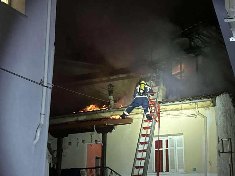 Πυρκαγιά σε μονοκατοικία στον Ασπρόπυργο Αττικής