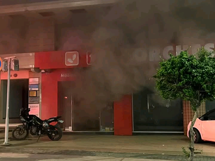 Πυρκαγιά σε κατάστημα εμπορίου επί της Λεωφόρου Πορταλιού στο Ρέθυμνο Πυρκαγιά σε κατάστημα εμπορίου επί της Λεωφόρου Πορταλιού στο Ρέθυμνο