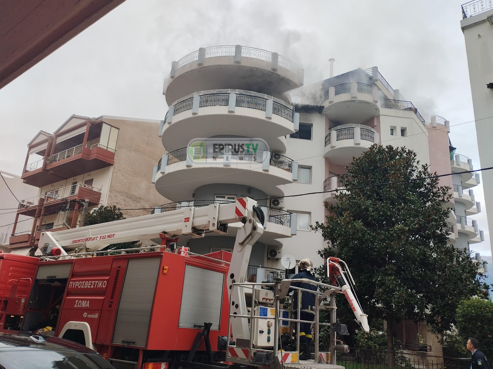 Πυρκαγιά σε διαμέρισμα επί της οδού Δημητρίου Χατζή στα Ιωάννινα Πυρκαγιά σε διαμέρισμα επί της οδού Δημητρίου Χατζή στα Ιωάννινα