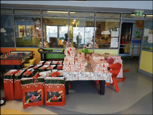 Οι Πυροσβεστικές Υπηρεσίες Αρκαδίας και 9η ΕΜΟΔΕ μοίρασαν δώρα στην Ογκολογική Κλινική «Ελπίδα»