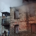 Πυρκαγιά σε διπλοκατοικία στα Γρεβενά