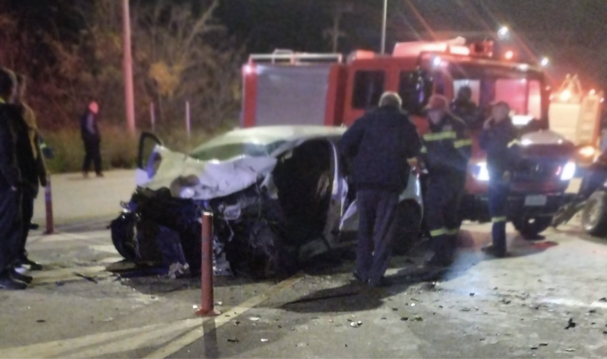 Tροχαίο στο 34,5 χλμ. της Π.Ε.Ο. Πατρών - Πύργου - Η Πυροσβεστική απεγκλώβισε τέσσερις τραυματίες