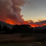 Αργεντινή: Ανεξέλεγκτη δασική πυρκαγιά απειλεί κατοικημένες περιοχές στην El Hoyo