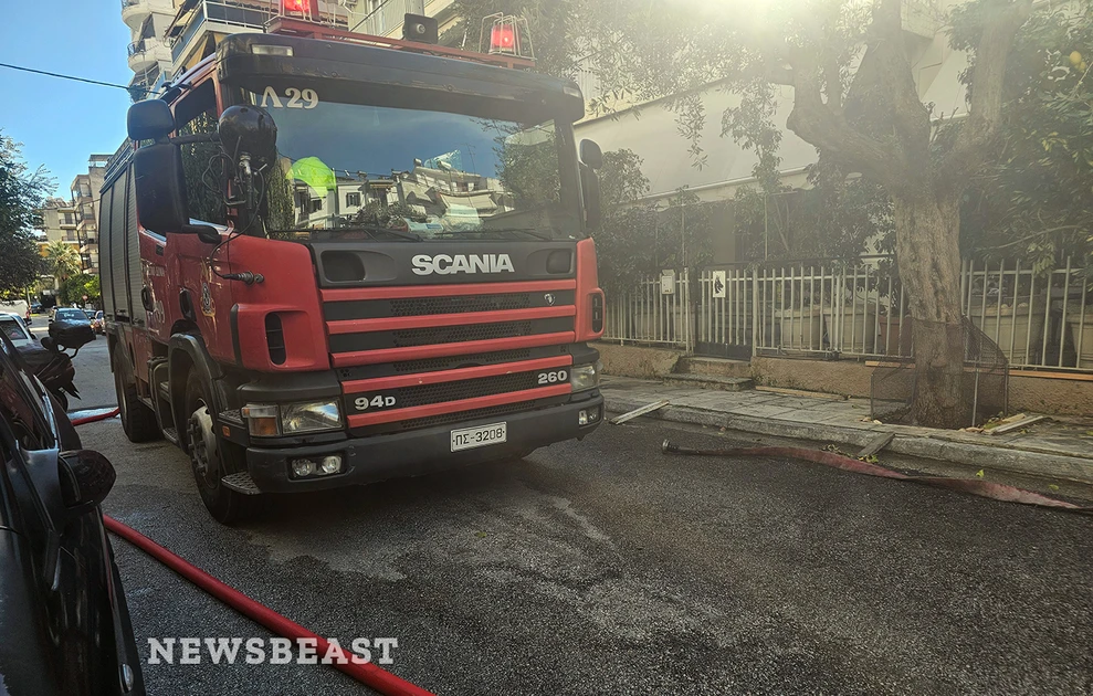 Πυρκαγιά σε εγκαταλελειμμένο κτίριο στη συμβολή των οδών Φωκίωνος και Αμαλίας στην Νίκαια Πυρκαγιά σε εγκαταλελειμμένο κτίριο στη συμβολή των οδών Φωκίωνος και Αμαλίας στην Νίκαια