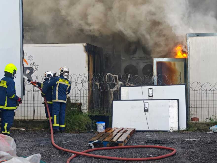 Πυρκαγιά σε αποθήκες εργοστάσιου επί της οδού Σπύρου Δάβαρη στην περιοχή του Κορωπίου