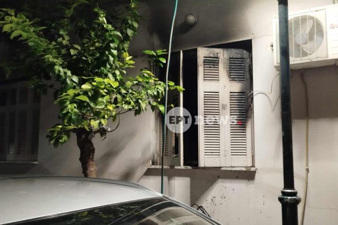 Πυρκαγιά σε ισόγειο διαμέρισμα στο Περιστέρι