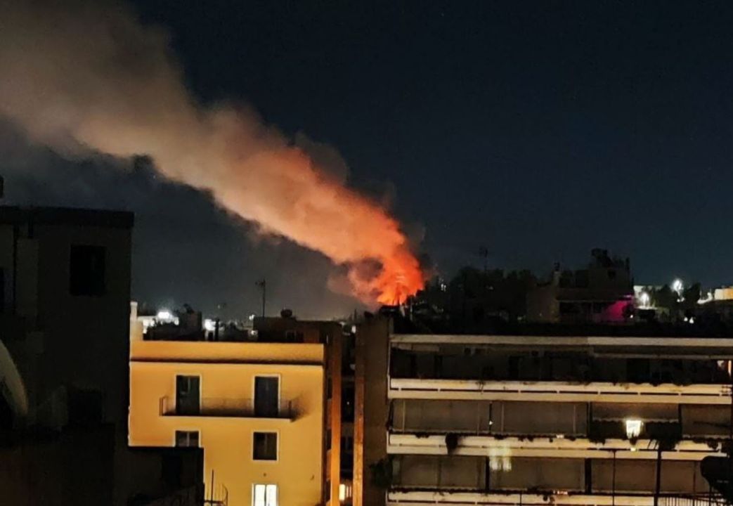 Πυρκαγιά σε υπαίθριο χώρο στον λόφο Κυνοσάργους στον Νέο Κόσμο