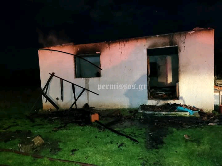 Πυρκαγιά σε κατοικία στην περιοχή Άγιος Αθανάσιος στην Αλίαρτο Βοιωτίας